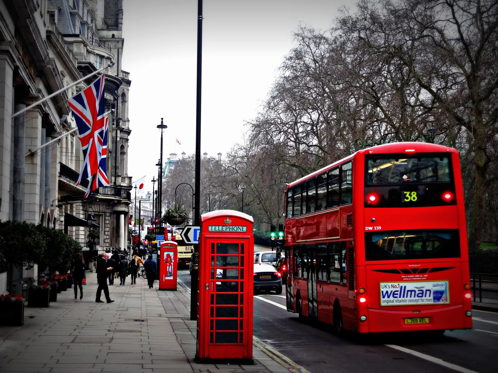 london street phone cabin 2ab3f59f3f4ebbad49708904b84ea838
